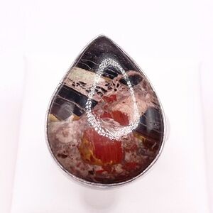 Size 8.5 Stone 925 Sterling Silver Ring